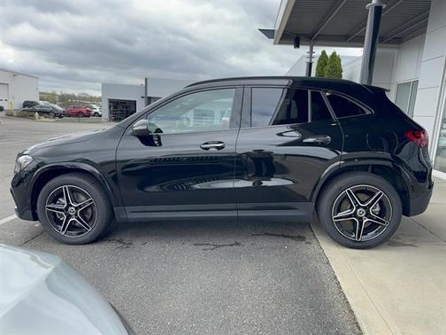 Cosmos Black Metallic 2026 Mercedes-Benz GLA 250 4MATIC
