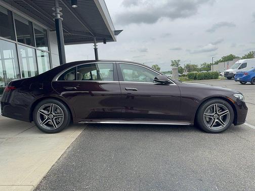 MANUFAKTUR Rubellite Red Metallic 2026 Mercedes-Benz S-Class 4MATIC