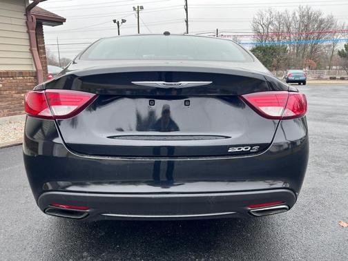 2015 Chrysler 200 S