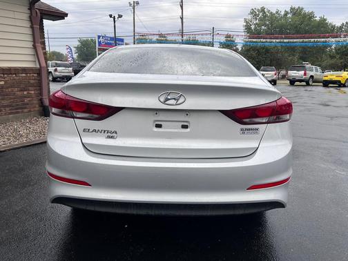 2018 Hyundai ELANTRA SE
