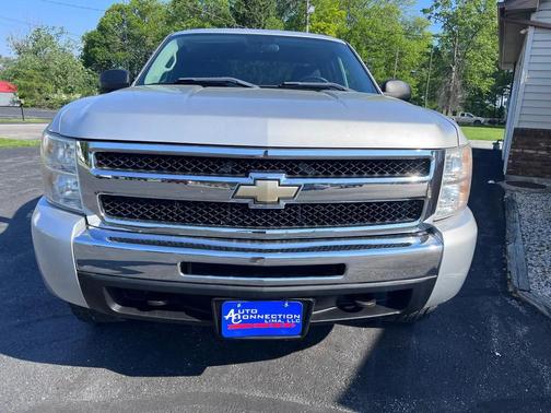 Sheer Silver Metallic 2011 Chevrolet Silverado 1500 LT