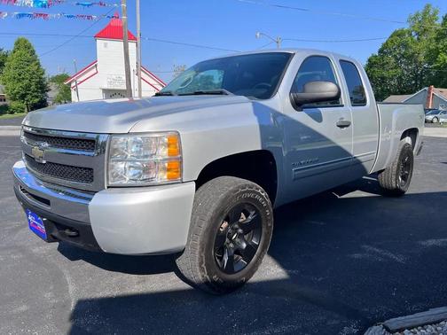 Sheer Silver Metallic 2011 Chevrolet Silverado 1500 LT
