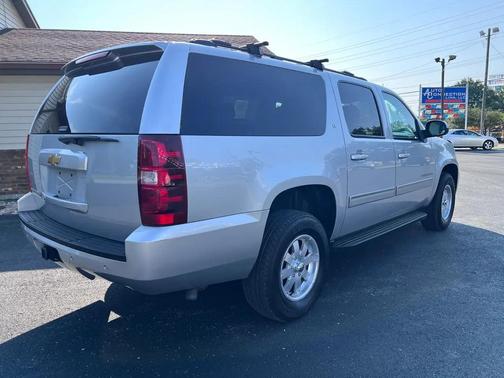 Silver Ice Metallic 2013 Chevrolet Suburban 1500 LT