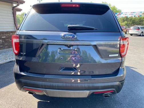 Smoked Quartz Metallic Tinted Clearcoat 2017 Ford Explorer XLT