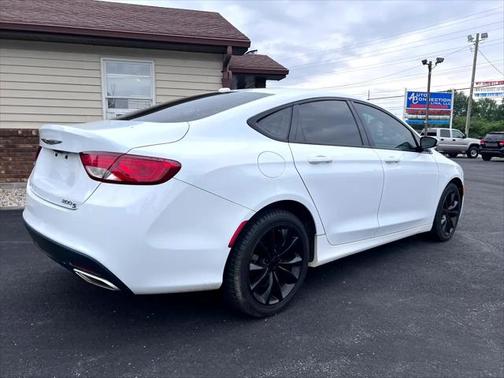 2016 Chrysler 200 S