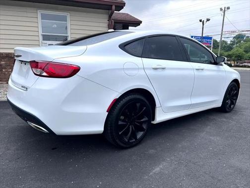 2016 Chrysler 200 S