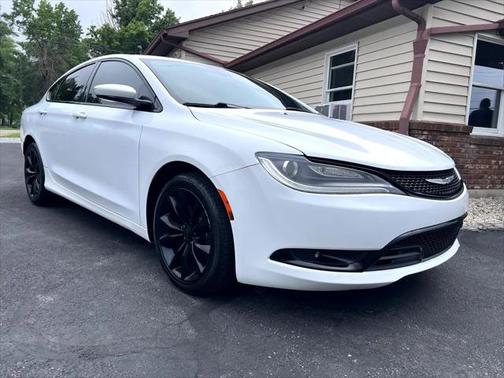 2016 Chrysler 200 S