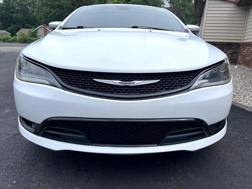 2016 Chrysler 200 S