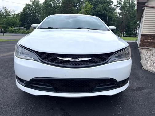 2016 Chrysler 200 S