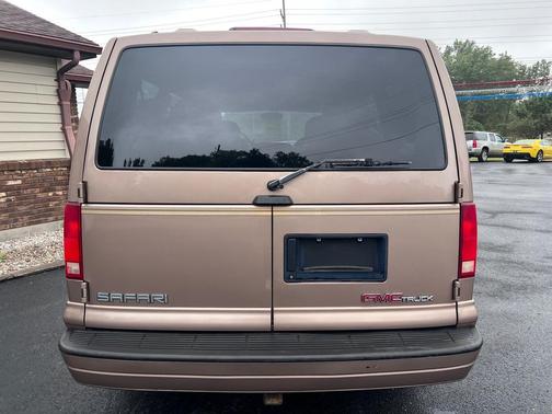 1997 GMC Safari SLX