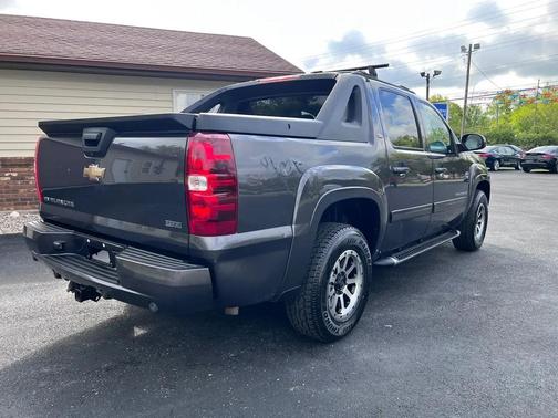 Gray 2010 Chevrolet Avalanche 1500 LT