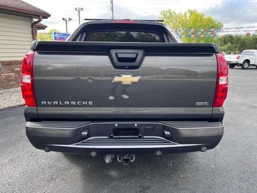 Gray 2010 Chevrolet Avalanche 1500 LT