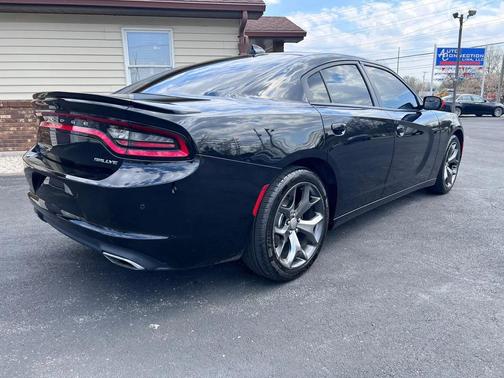 2016 Dodge Charger SXT