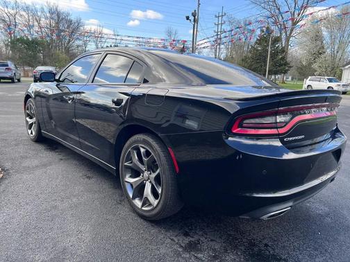 2016 Dodge Charger SXT