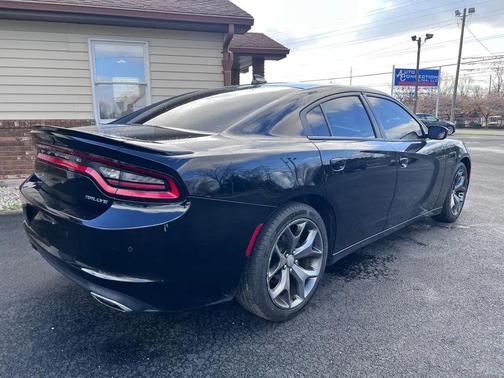 2016 Dodge Charger SXT