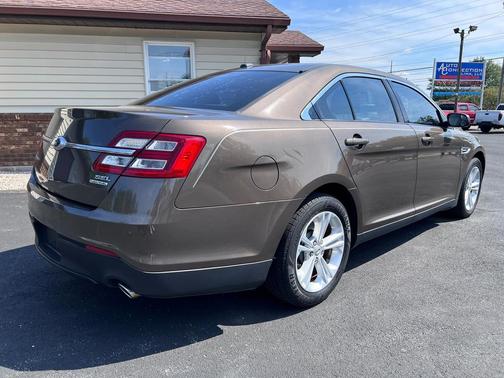 2015 Ford Taurus SEL