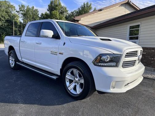 Bright White Clearcoat 2016 RAM 1500 Sport