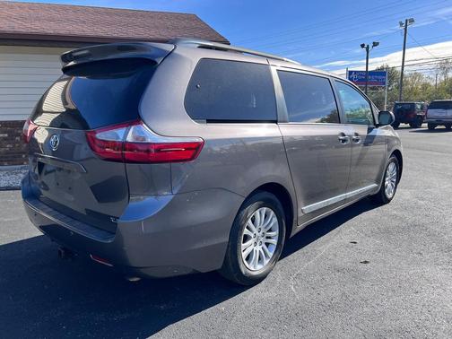 2017 Toyota Sienna XLE Premium