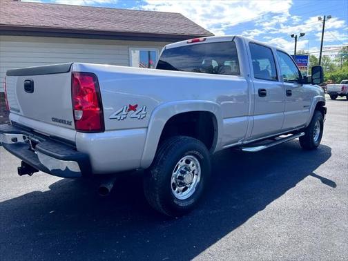 2004 Chevrolet Silverado 2500 LS H/D Crew Cab