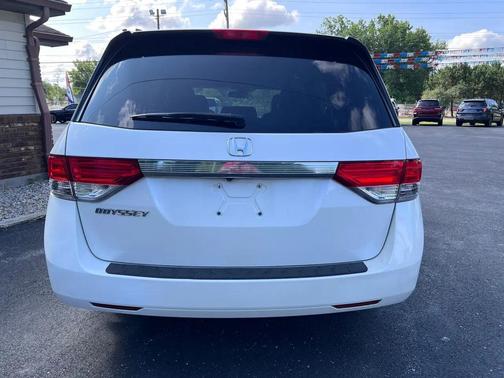 White Diamond Pearl 2016 Honda Odyssey EX-L