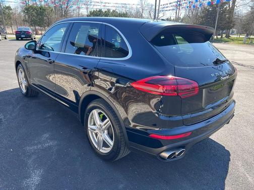 2016 Porsche Cayenne Cayenne S E-Hybrid