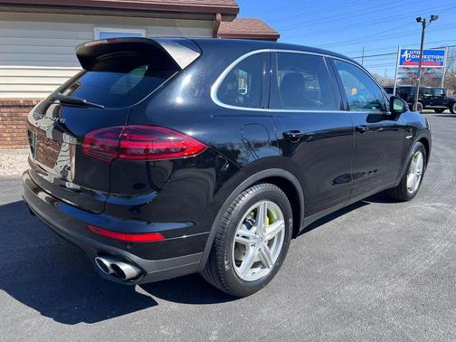 2016 Porsche Cayenne Cayenne S E-Hybrid