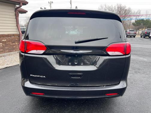2017 Chrysler Pacifica Touring
