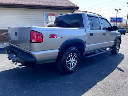 2004 Chevrolet S-10 Base