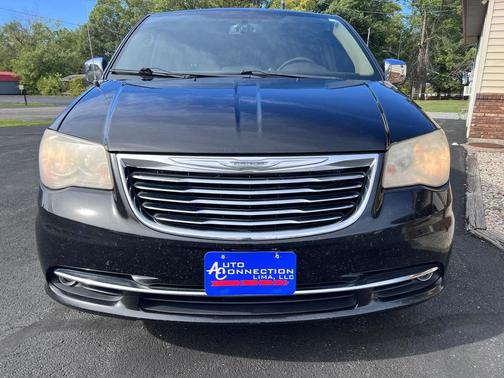 2013 Chrysler Town & Country Touring-L