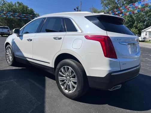 Crystal White Tricoat 2017 Cadillac XT5 Luxury