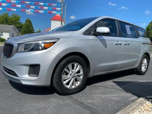 Bright Silver 2017 Kia Sedona L