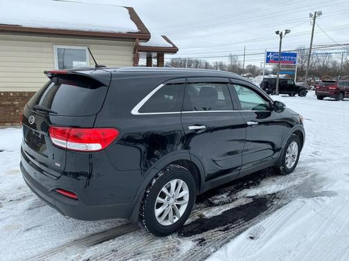 2017 Kia Sorento LX