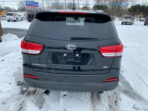 2017 Kia Sorento LX