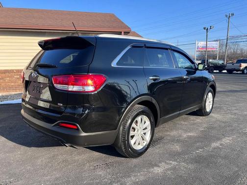 2017 Kia Sorento LX