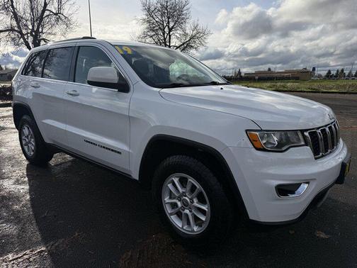 2019 Jeep Grand Cherokee Laredo