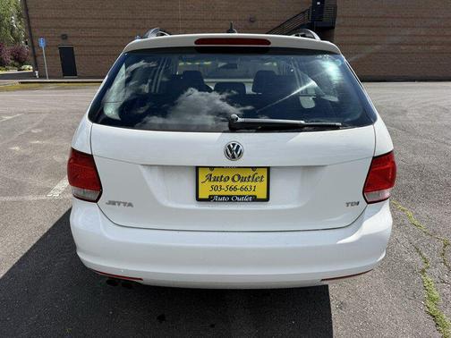 Candy White 2014 Volkswagen Jetta SportWagen DSG TDI w/Sunroof & Nav