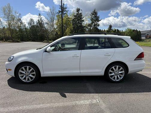 Candy White 2014 Volkswagen Jetta SportWagen DSG TDI w/Sunroof & Nav