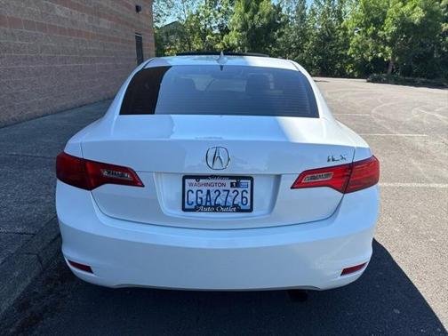 2013 Acura ILX 2.0L w/Premium Package