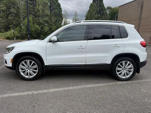 Pure White 2016 Volkswagen Tiguan 2.0T SE 4MOTION