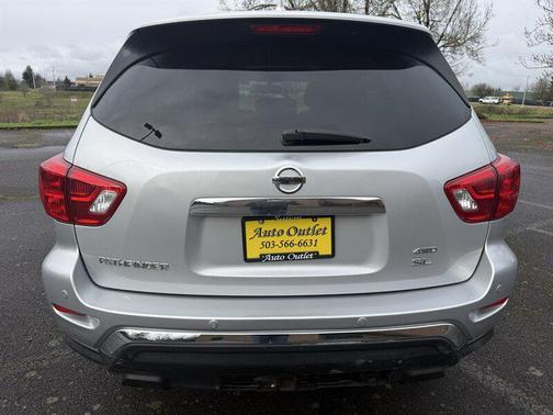 2019 Nissan Pathfinder SL