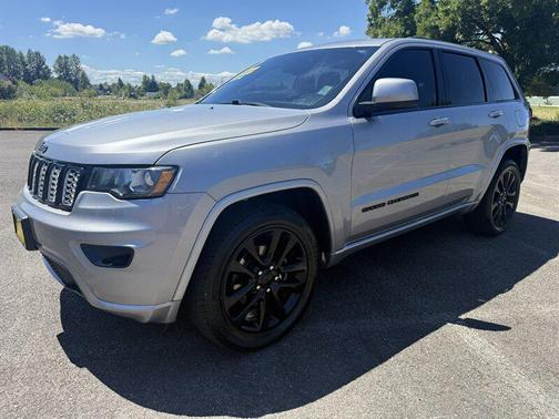 Billet Silver Metallic Clearcoat 2017 Jeep Grand Cherokee Altitude
