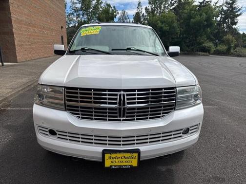 2011 Lincoln Navigator Base