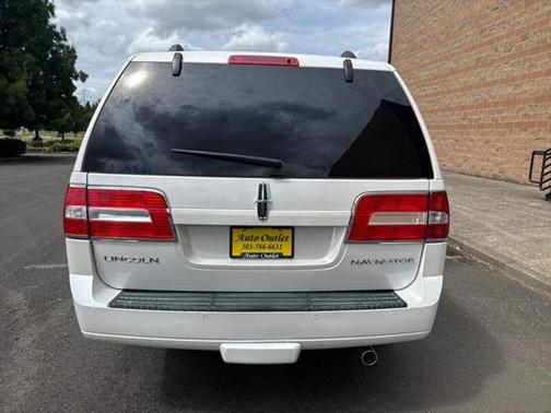 2011 Lincoln Navigator Base
