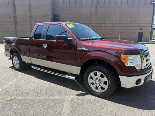 Royal Red Clearcoat Metallic 2009 Ford F-150 XLT