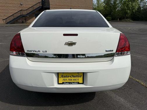White 2008 Chevrolet Impala LS