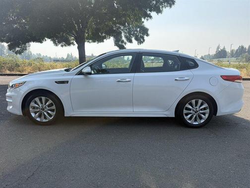 Snow White Pearl 2018 Kia Optima EX