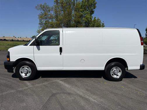 Summit White 2019 Chevrolet Express 2500 Work Van