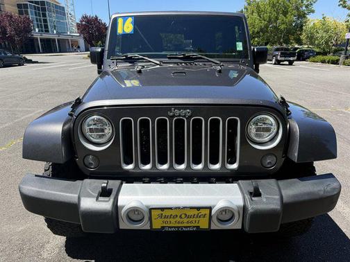 Granite Crystal Metallic Clear Coat 2016 Jeep Wrangler Unlimited Sahara