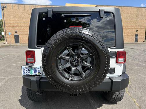Bright White Clearcoat 2018 Jeep Wrangler JK Unlimited Sport