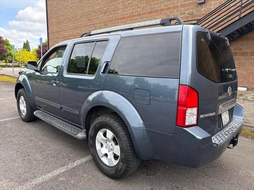 2006 Nissan Pathfinder SE Off-road